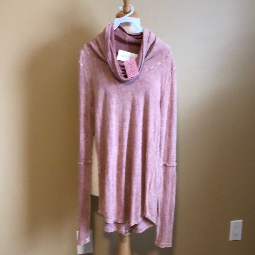 Abree shirt NWT